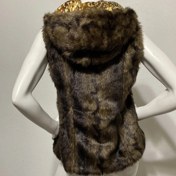 Peter Nygard Faux Fur Vest - Picture 5 of 8